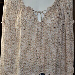 New Bohme women's top xs runs big S-M off the shouder